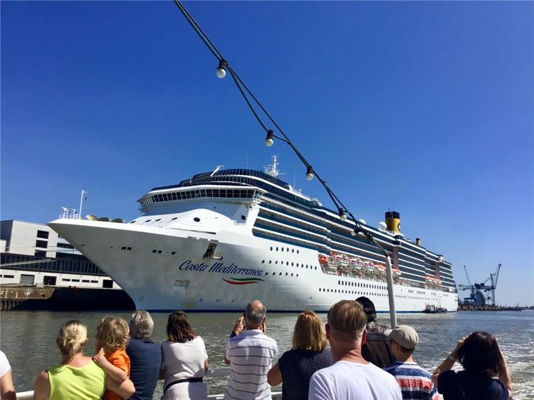 Costa schickt 2020 ein noch größeres Schiff nach Bremerhaven Die „Costa Mediterranea“ kam seit Mai alle zehn Tage etwa nach Bremerhaven.
