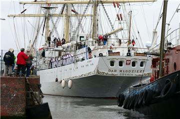 Die „Dar Mlodziezy" kommt am Dienstag nach Bremerhaven.