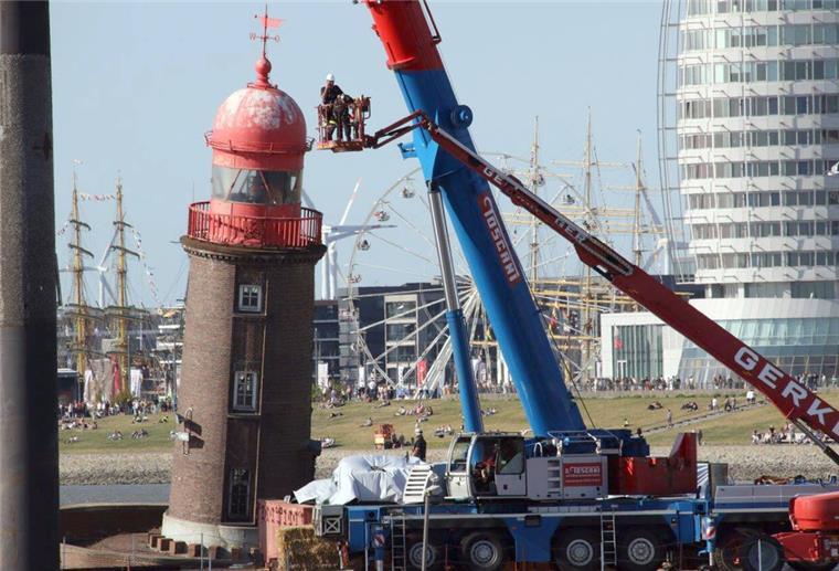 Leuchtturm auf der Nordmole Bremerhavens ist in Schieflage geraten