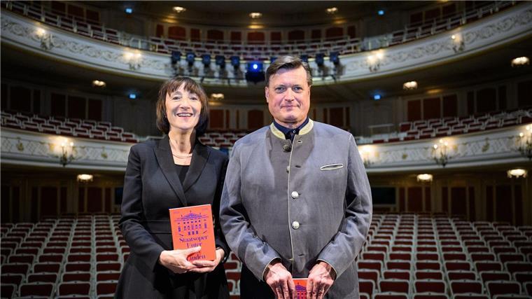 Thielemann vor Start an Staatsoper Berlin Die designierte Intendantin Elisabeth Sobotka (l) und der designierte Generalmusikdirektor Christian Thielemann in Berlin.