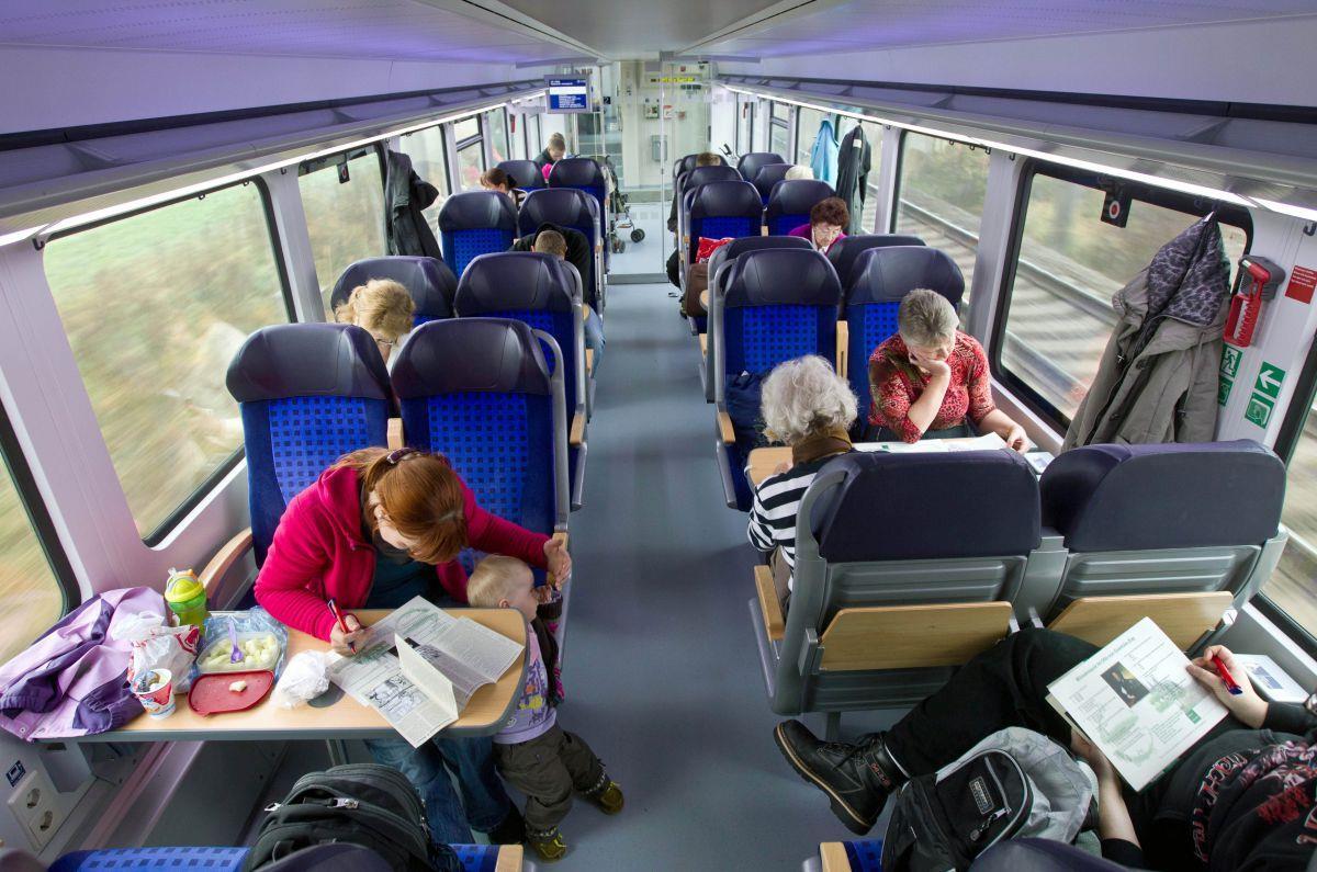 Bahn streicht das "Schöne-Wochenende-Ticket" Die Deutsche Bahn schafft das Schöne-Wochenende-Ticket ab.