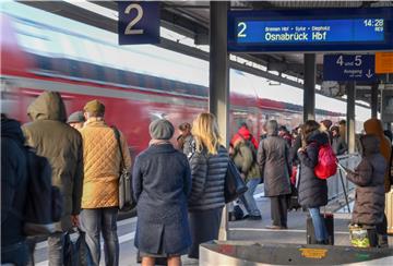 Die Deutsche Bahn will ihr Angebot im Regionalverkehr reduzieren - davon dürften auch die RE-Verbindungen von Bremerhaven nach Bremen betroffen sein.