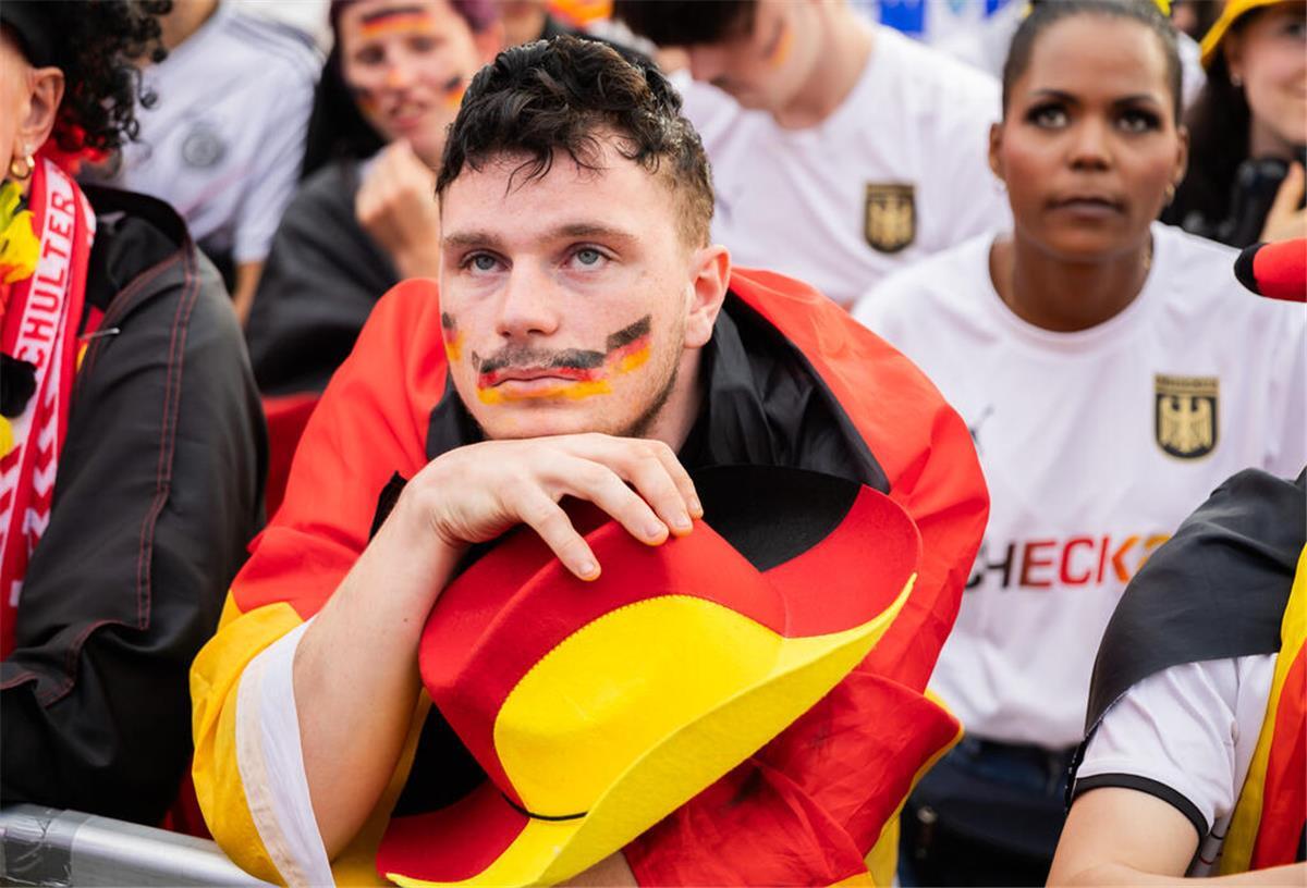 Aus im EM-Viertelfinale: Deutschland verliert in Verlängerung gegen Spanien Die deutsche Fußball-Nationalmannschaft ist bei der Heim-Europameisterschaft im Viertelfinale ausgeschieden.