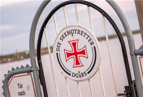 Die Deutsche Gesellschaft zur Rettung Schiffbrüchiger wurde alarmiert.