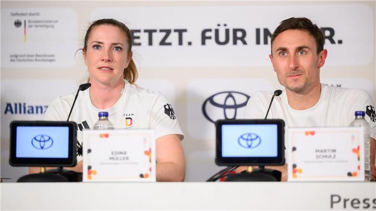 Die deutschen Fahnenträger der Paralympics von Paris sind Edina Müller und Martin Schulz.