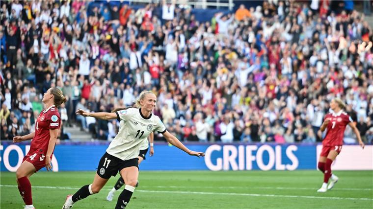 Jetzt schon eine Runde weiter Die deutschen Frauen stehen bereits im Viertelfinale der Fußball-EM der Frauen.