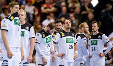 Die deutschen Handballer sind enttäuscht über die Niederlage gegen Norwegen.