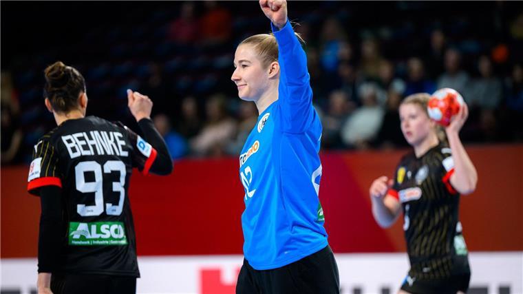 Handball-Frauen starten mit Sieg in EM-Hauptrunde Die deutschen Handballerinnen gewinnen bei der EM gegen die Schweiz