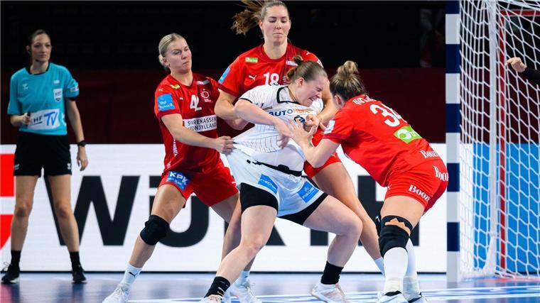 Kein EM-Coup: Handball-Frauen unterliegen Dänemark Die deutschen Handballerinnen haben das EM-Hauptrundenspiel gegen Dänemark verloren.