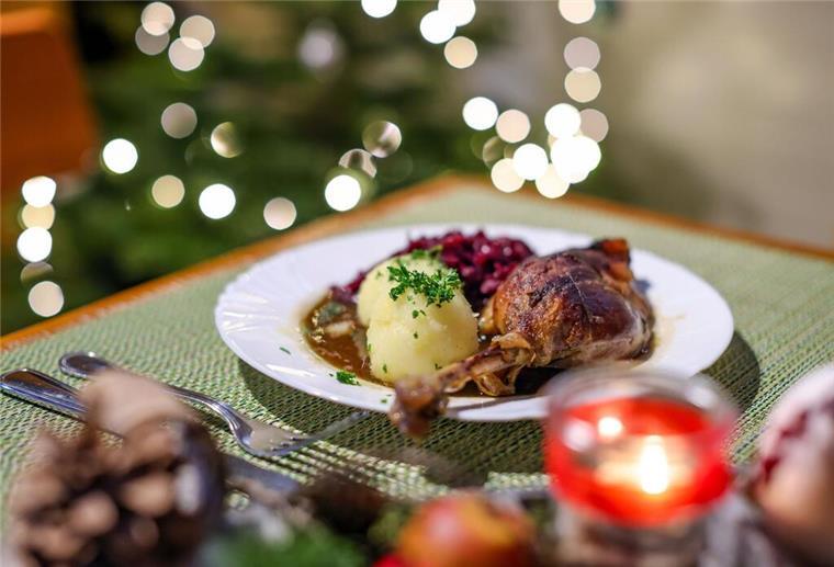 Die Deutschen lieben es zu Weihnachten herzhaft auf ihren Tellern.