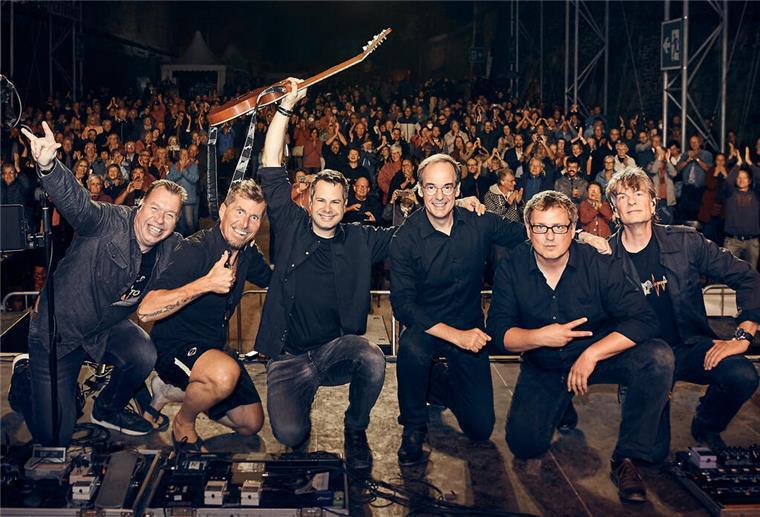 Das erwartet euch beim Musiksommer in Bremerhaven Die Dire Strats treten in Bremerhaven auf.
