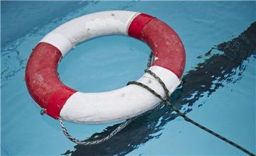 Die DLRG warnt davor, immer mehr Schwimmbäder zu schließen.