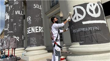 Die documenta und Museum Fridericianum gGmbH veröffentlichen ein 46 Seiten starkes Papier zur Aufarbeitung von Antisemitismus-Vorfällen.