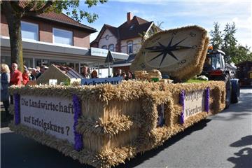 Die Dorfjugend Vierden belegte mit der Nachbildung eines Kompasses Platz zwei in...