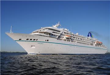 Die Dreharbeiten wurden abgesagt, jetzt kommt das „Traumschiff“ zurück nach Bremerhaven.