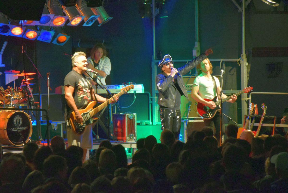Die Dresdener Tribute-Band MerQury hat beim Musiksommer 2017in Bremerhaven mächtig gerockt. Auch in diesem Jahr sollen Queen-Hits im Schaufenster für Stimmung sorgen.
