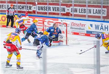 Die Düsseldorfer EG im Angriffsmodus, die Pinguins in die Defensive gedrängt. Die Gäste bestimmten das Spitzenspieler in der Nord-Gruppe der DEL, aber die Bremerhavener holten den Sieg.