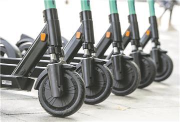 Die E-Tretroller des Anbieters Tier Mobility.