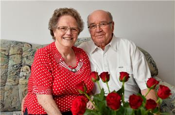 Die Eheleute Frieda und Harry Lapuse feiern ihre Diamantene Hochzeit (60 Jahre). Foto Scheschonka