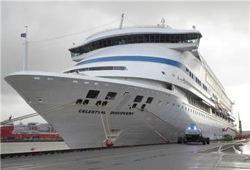 Die ehemalige „AIDAaura“ wurde in Bremerhaven verkauft und heißt nun „Celestyal Discovery“. Eigentlich sollte sie als „Lara“ auf Weltreise gehen.