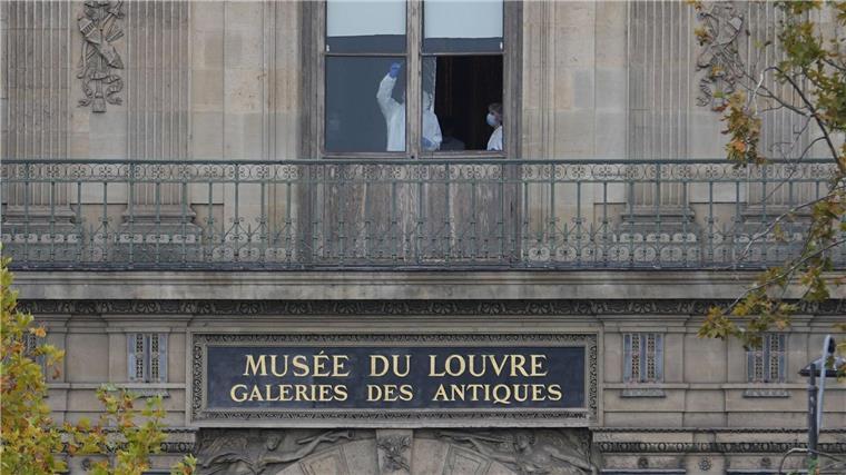Die Einbrecher drangen über ein Fenster im ersten Stock in das Museum ein. 