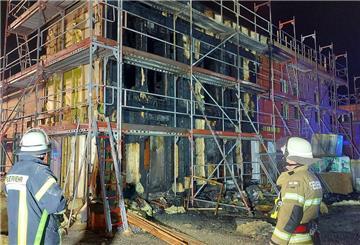 Feuer in Tossens: Rohbau eines Luxus-Ferienhauses in Flammen