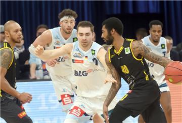 Die Eisbären Bremerhaven um Kapitän Adrian Breitlauch hat von der 2. Basketball-Bundesliga das sportliche Aufstiegsrecht erhalten.