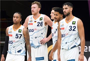 Die Eisbären dürfen nach weiteren Coronafällen rund ums Team noch nicht zurück auf das Trainingsparkett.