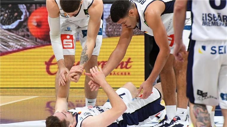 Die Eisbären werden im Nordderby überrannt Die Eisbären legten eine Bauchlandung im Nordderby hin.