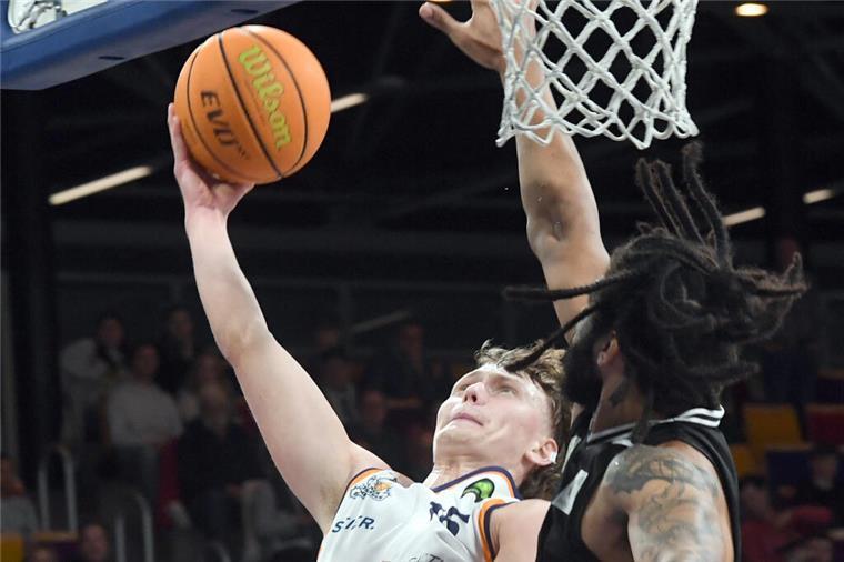 Die Eisbären stecken in der Pro A weiter im Tabellenkeller fest.