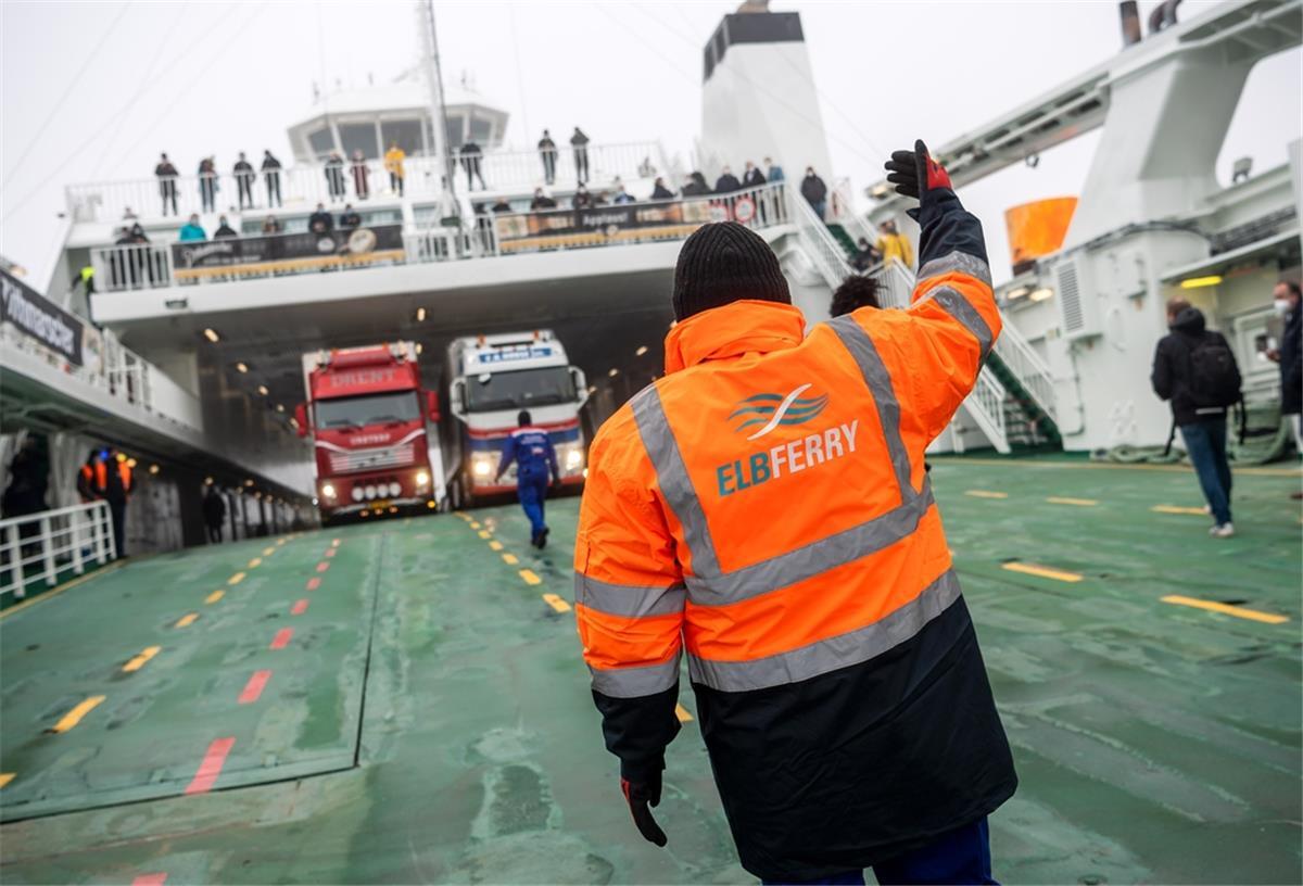 Fähre Cuxhaven-Brunsbüttel: Minister unterstützt Wiederaufnahme Elbfähre Cuxhaven-Brunsbüttel
