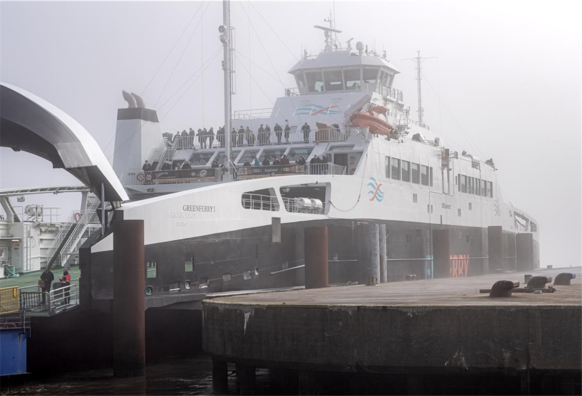 Die neue Fähre «Greenferry I» liegt im Hafen. Erstmals seit 2017 wird wieder eine Fähre zwischen Cuxhaven und Brunsbüttel pendeln. 