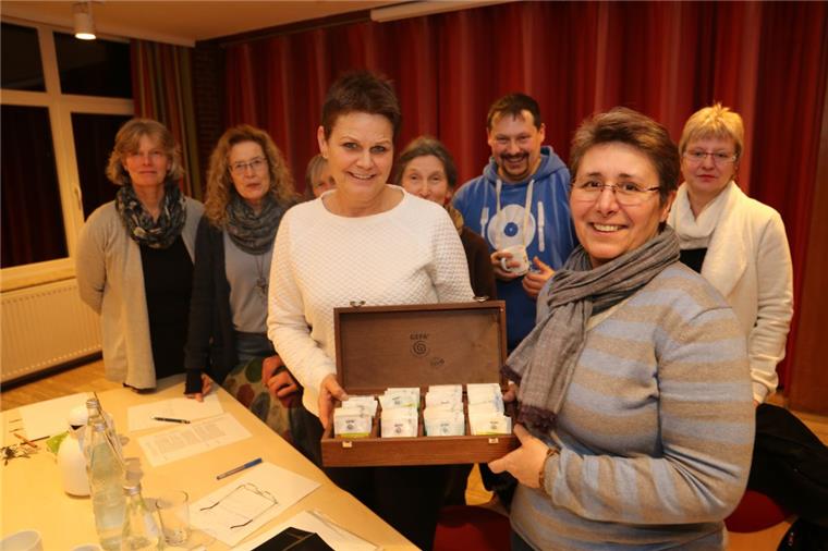 Die engagierten „Fairtraderinnen“ und „Fairtrader“ (von links): Anne Böttjer, Ingrid Langstein, Helga Stienecke, Anke Rose, Bärbel Kujus, Michael Dipper, Ulrike Horstmann und Sabine Kracke.