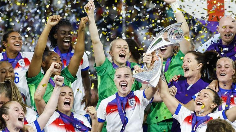 Eine Parade für die Europameisterinnen Die englischen Fußballerinnen haben ihren EM-Titel verteidigt.
