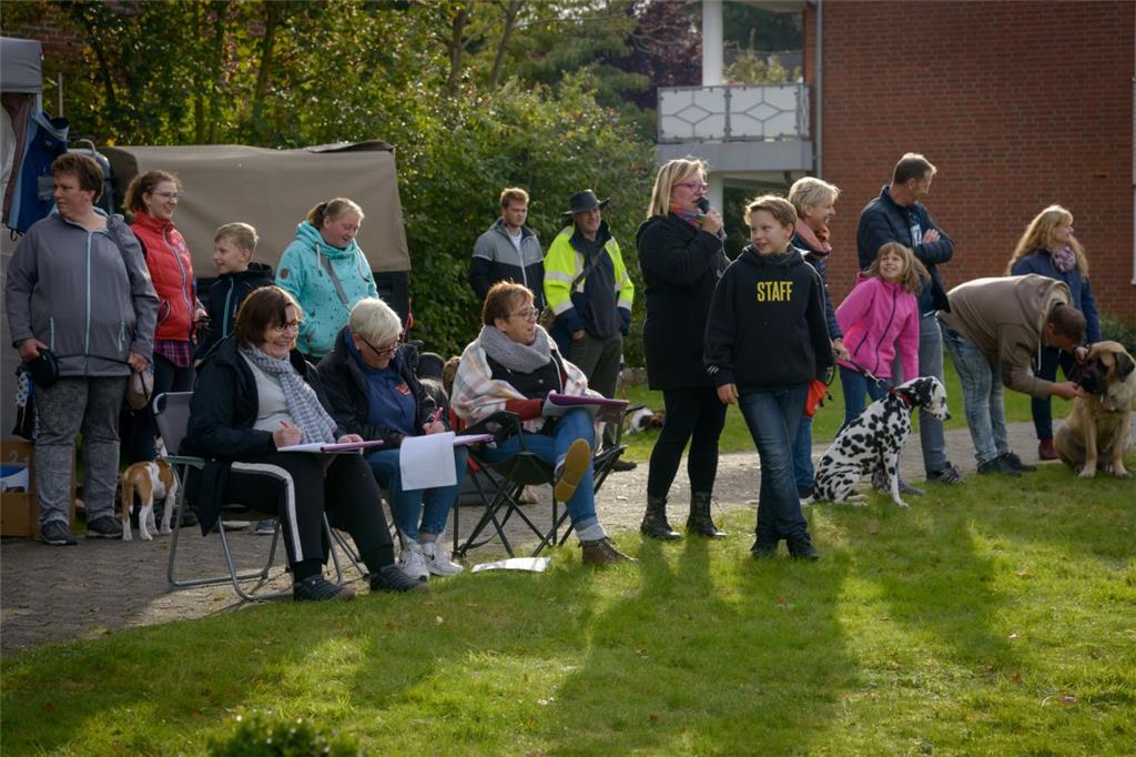 Die entscheidende Frage: Wer hat die Jury aus Claudia Schröder (Tierasyl Wittste...