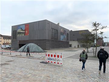 Die ersten Anzeichen von Bauarbeiten am Deutschen Auswandererhaus sind sichtbar. 