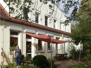Die Erzieherinnen  betreuen die neue Krippengruppe erst einmal in Frelsdorf, weil sich die Umbauarbeiten am Gebäude in Appeln (Foto) verzögern. Vermutlich im November steht der Umzug an. Annika Strüwing wird dann die Leiterin in Appeln. 