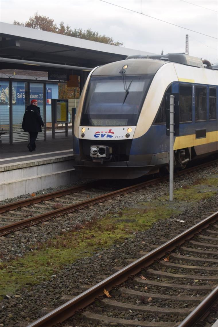 Züge fallen wegen Bauarbeiten zwischen Bremerhaven und Dorum aus Die EVB kann von Sonntag bis Donnerstag nicht zwischen Bremerhaven und Dorum fahren.