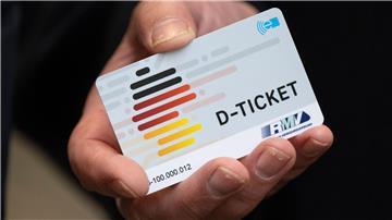 „Die ewige Hängepartie um den Ticketpreis muss enden“, sagt Hannovers Regionspräsident Steffen Krach. (Symbolbild)