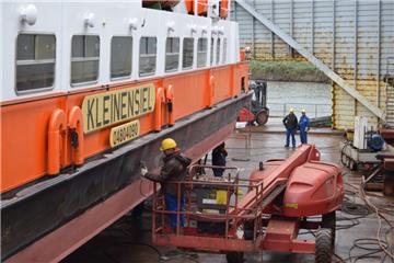 Die Fähre "Kleinensiel" liegt noch bis Donnerstag in der Werft im Fischereihafen in Bremerhaven. 