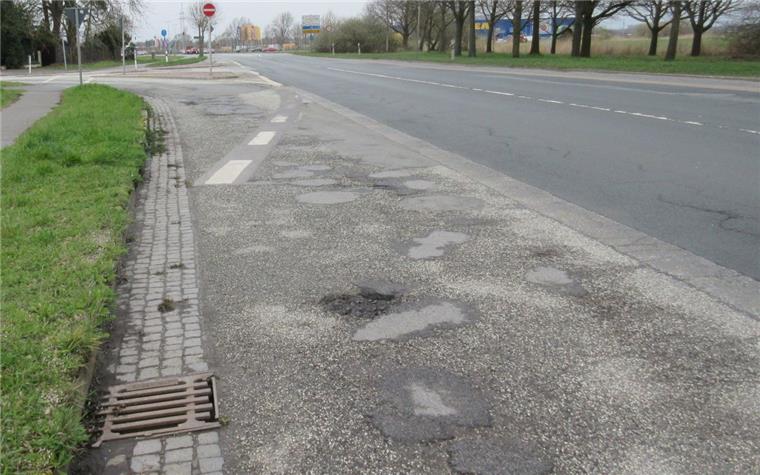 Weserstraße in Bremerhaven: Einmündung ab Freitag gesperrt Die Fahrbahn auf der Weserstraße in Bremerhaven soll saniert werden.