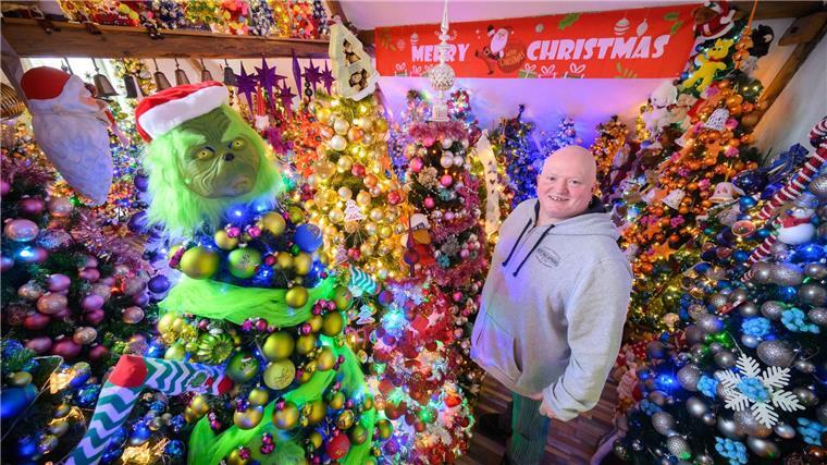 Weltrekordversuch geglückt: 600 Weihnachtsbäume in Rinteln Die Familie Jeromin sammelt Weihnachtsbäume - in diesem Jahr 600.