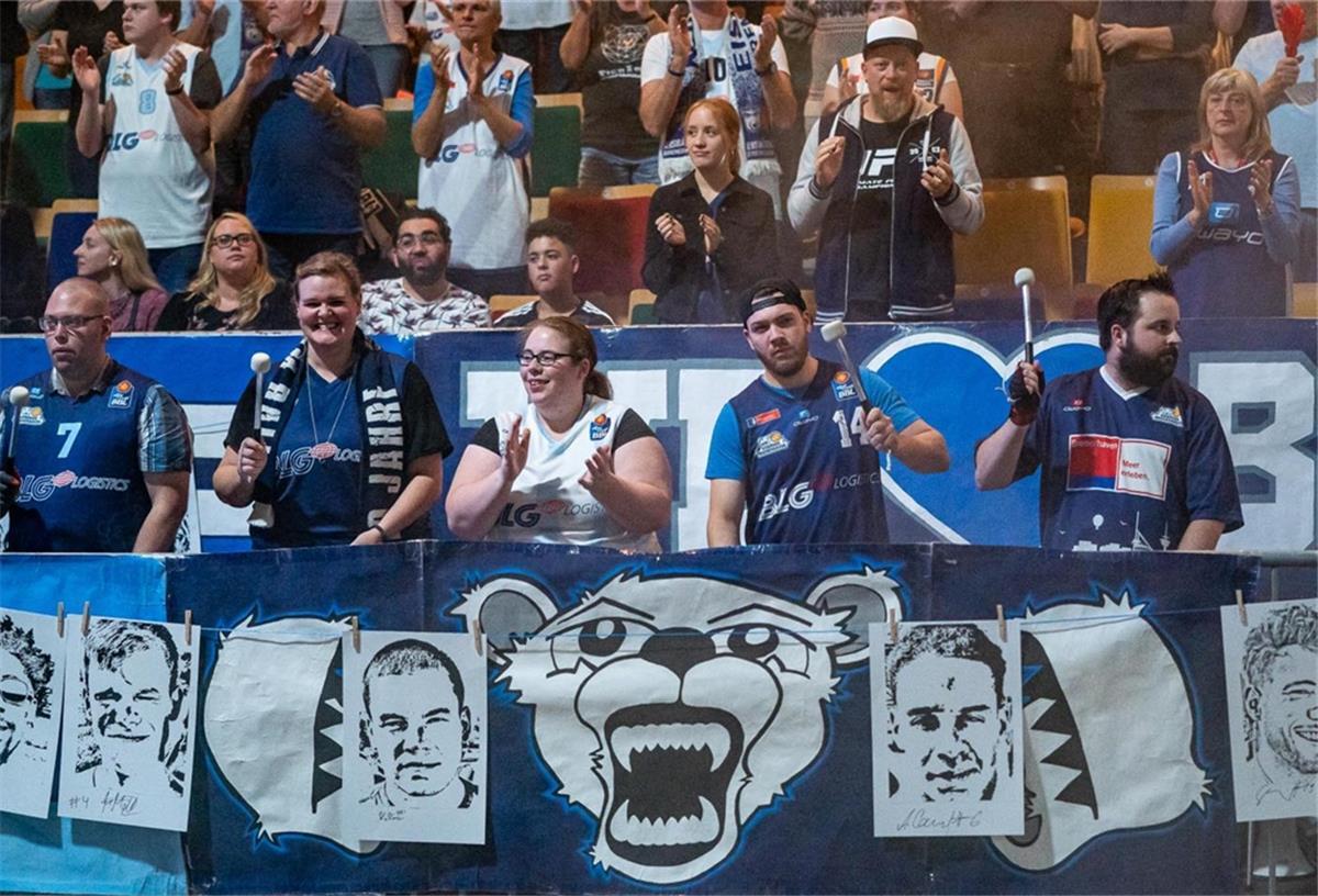 Eisbären Bremerhaven spielen Saisonauftakt vor Zuschauern Die Fans der Eisbären Bremerhaven dürfen sich auf ein Heimspiel vor Publikum freuen.