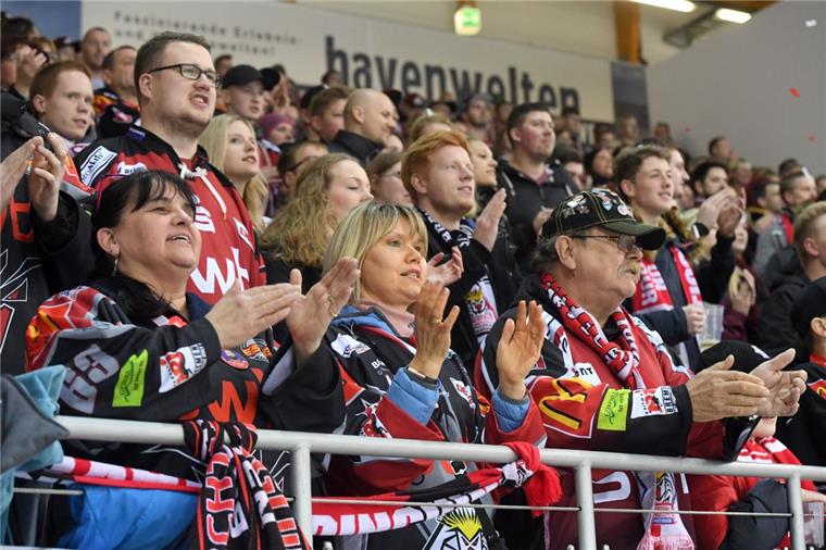Pinguins-Fans können ihre Helden feiern Die Fans der Fischtown Pinguins können heute ihre Mannschaft im letzten Heimspiel der DEL-Hauptrunde bejubeln.