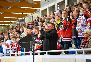 Die Fans der Fischtown Pinguins standen hinter ihrer Mannschaft.