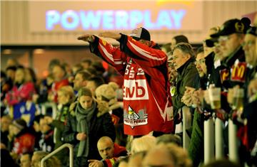 Die Fans der Fischtown Pinguins würden sich über einen Aufstieg in die DEL mit Sicherheit freuen. Foto Scheschonka