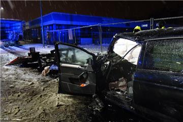 Die Feuerwehr Bremerhaven konnte den Mann nicht mehr retten. Er starb noch an der Unfallstelle. 