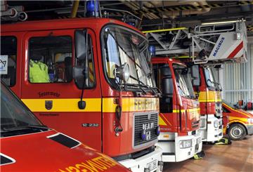 Die Feuerwehr Bremerhaven musste innerhalb wenigerTage mehrfach zu Bränden nach Gasbrenner-Nutzung im gleichen Wohngebiet ausrücken.