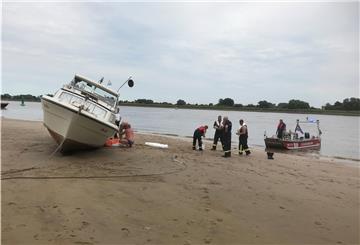 Die Feuerwehr Elsfleth konnte einen größeren Umweltschaden am Strand verhindern.
