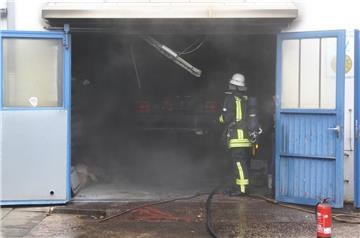 Die Feuerwehr ist heute zu einem Werkstattbrand an der Stresemannstraße gerufen worden.